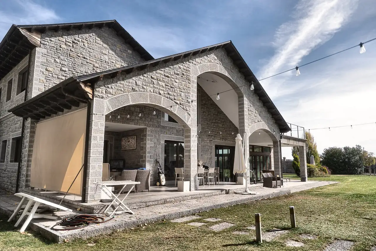 Vivienda unifamiliar en Lorenzana | Fachada arcos